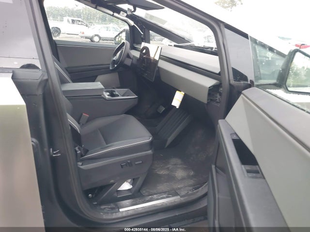 2025 TESLA CYBERTRUCK 7G2CEHED9SA067932 Photo 4