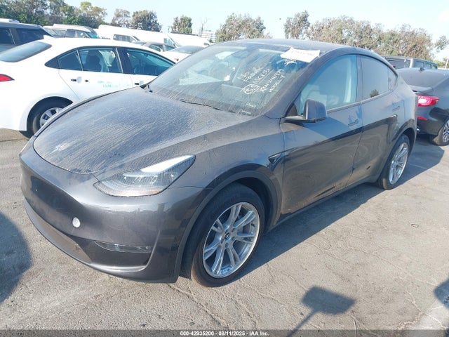 2024 TESLA MODEL Y 7SAYGDEE8RA246979 Photo 1