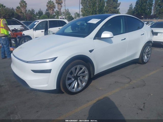 2026 TESLA MODEL Y 7SAYGDEE7TF348414 Photo 1