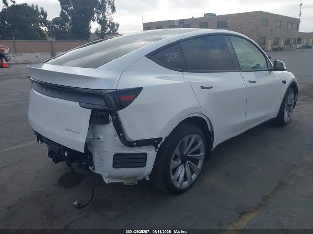 2026 TESLA MODEL Y 7SAYGDEE7TF348414 Photo 3