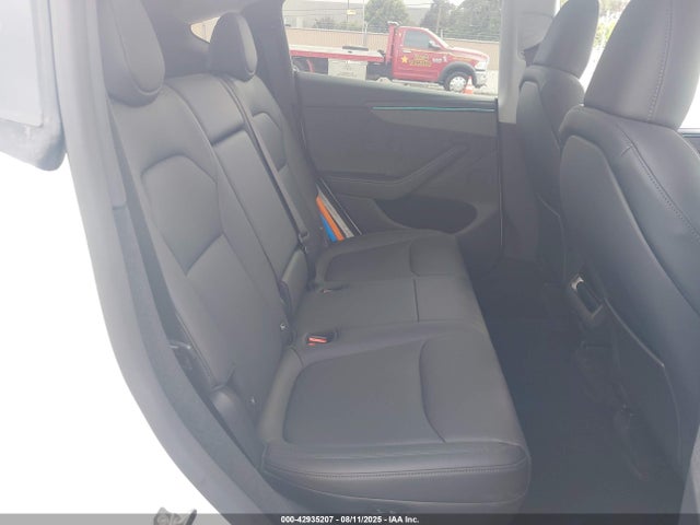 2026 TESLA MODEL Y 7SAYGDEE7TF348414 Photo 7