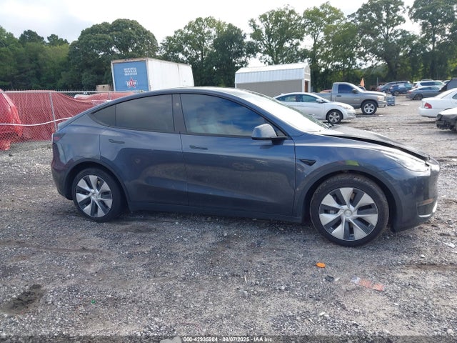 Tesla Model Y Rwd 2023 7SAYGDED2PF940784 Image 13