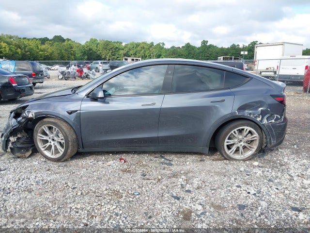 Tesla Model Y Rwd 2023 7SAYGDED2PF940784 Image 14