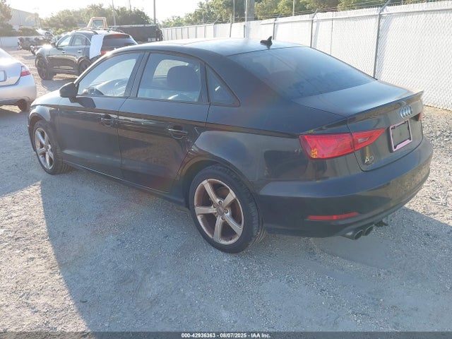 2015 AUDI A3 WAUACGFF6F1023489 Photo 2