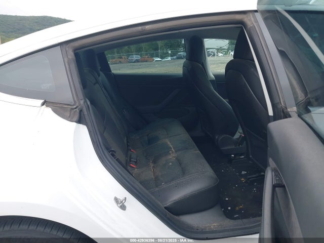 Продажа на аукционе авто 2018 Tesla Model 3 Long Range/performance, vin: 5YJ3E1EB7JF115583, номер лота: 42936396