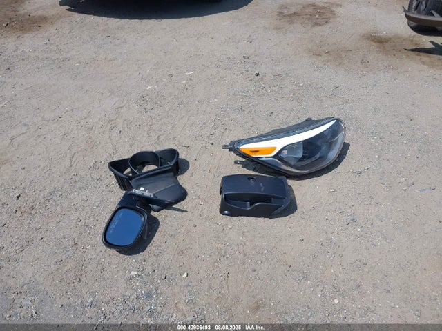 KIA dohc gdi nu 2015 KNDJP3A56F7166454 Image 12