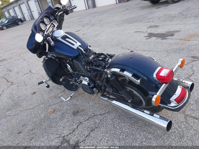 2013 HARLEY-DAVIDSON FLHTCU 1HD1FCM18DB659363 Photo 2