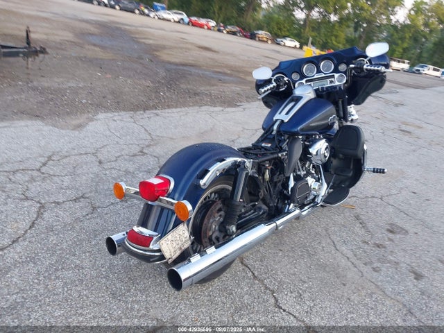 2013 HARLEY-DAVIDSON FLHTCU 1HD1FCM18DB659363 Photo 3