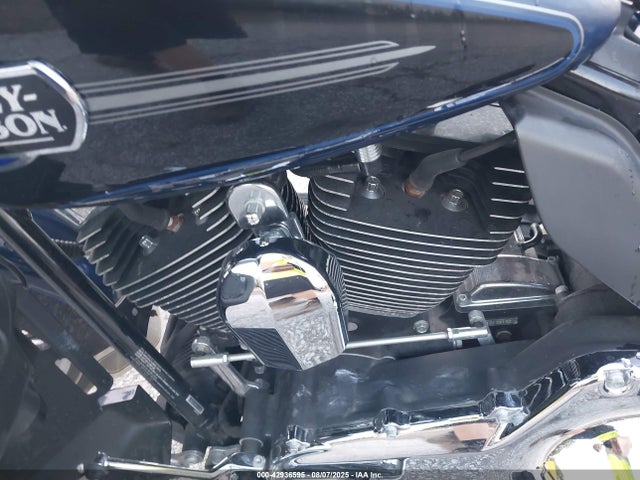 2013 HARLEY-DAVIDSON FLHTCU 1HD1FCM18DB659363 Photo 8