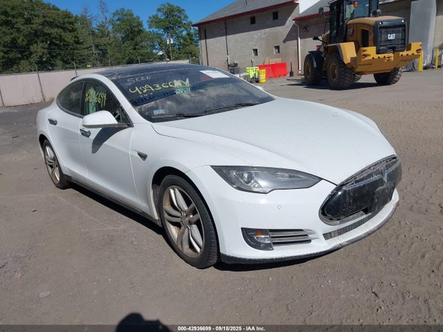 2014 TESLA MODEL S 5YJSA1H15EFP38653 Photo 0