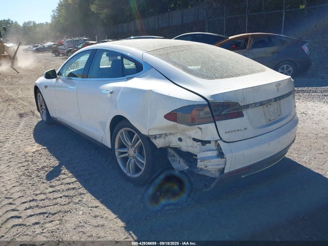 2014 TESLA MODEL S 5YJSA1H15EFP38653 Photo 2