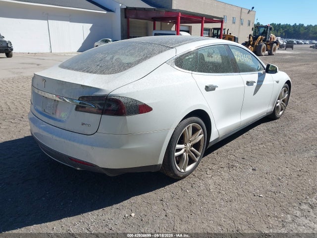 2014 TESLA MODEL S 5YJSA1H15EFP38653 Photo 3