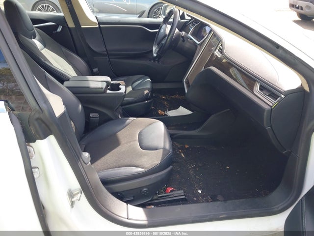 2014 TESLA MODEL S 5YJSA1H15EFP38653 Photo 4