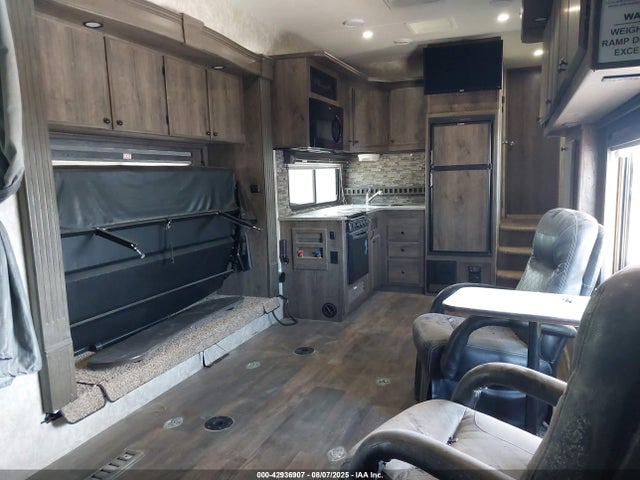 5LZBW3437JR043473 Other Eclipse Recreational Vehicles, Inc