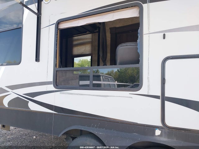 5LZBW3437JR043473 Other Eclipse Recreational Vehicles, Inc