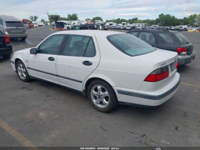 1999 SAAB 9-5 YS3EF48E0X3006054 Photo 2