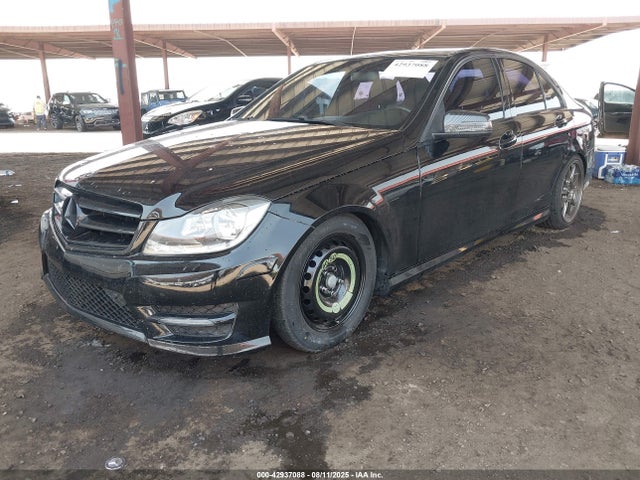 Mercedes-Benz C-Class 2014 WDDGF4HB0EA942972 Image 2