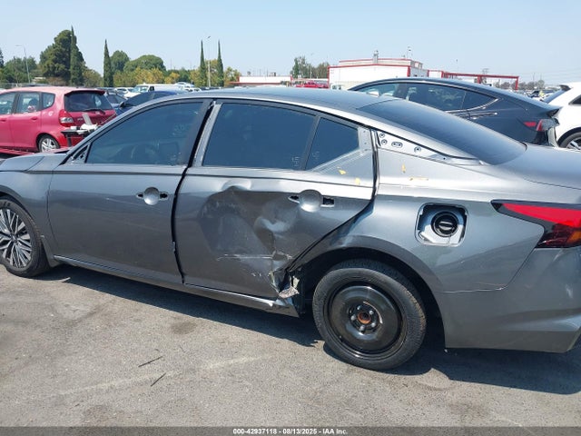 1N4BL4DV4RN379720 Nissan 2024
