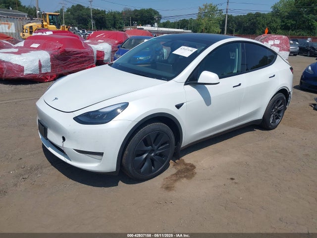 2024 TESLA MODEL Y 7SAYGDEEXRA328728 Photo 1