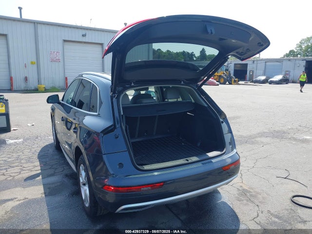 2018 AUDI Q5 WA1BNAFY7J2215775 Photo 2