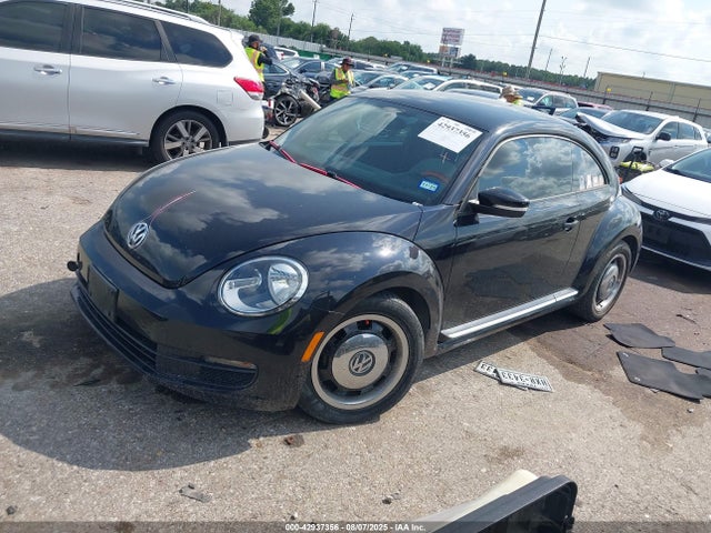 Volkswagen Beetle 2016 3VWF17AT2GM636366 Image 2