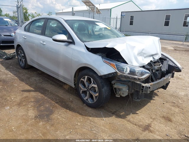 42937607 :رقم المزاد ، 3KPF24AD8ME309516 vin ، 2021 Kia Forte Lxs مزاد بيع
