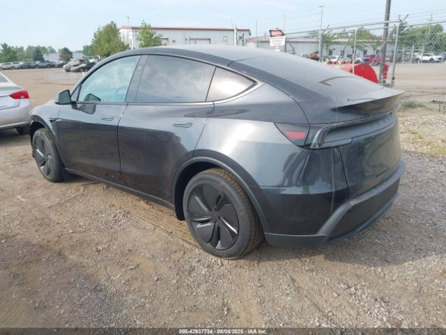 2026 TESLA MODEL Y 7SAYGDEE2TF336851 Photo 2
