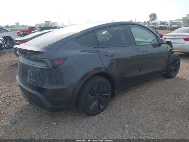 2026 TESLA MODEL Y 7SAYGDEE2TF336851 Photo 3