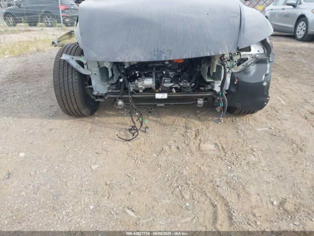 2026 TESLA MODEL Y 7SAYGDEE2TF336851 Photo 5