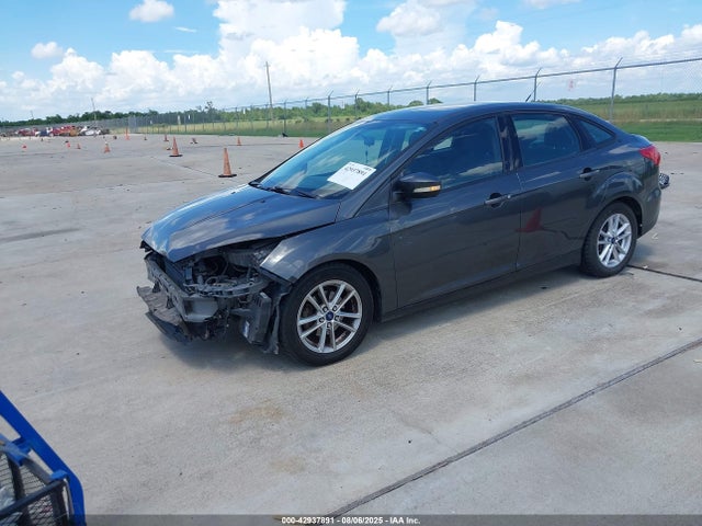 Ford 2016 2016 1FADP3F25GL360905 Image 2