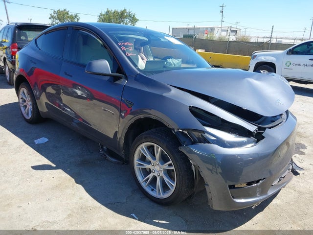 2023 TESLA MODEL Y 7SAYGAEE7PF856614 Photo 0
