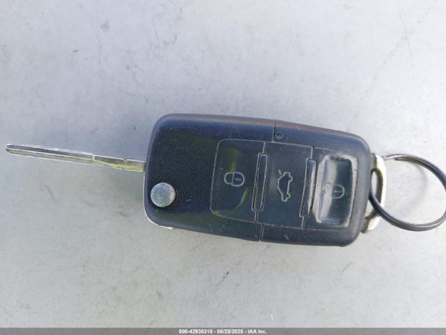2006 Volkswagen New Beetle 2.5 მანქანა იყიდება აუქციონზე, vin: 3VWPW31C46M412156, აუქციონის ნომერი: 42938318