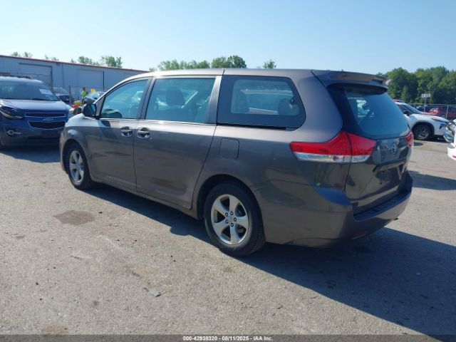 2011 TOYOTA SIENNA 5TDZK3DC4BS004818 Photo 2