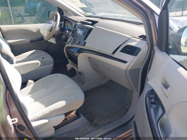 2011 TOYOTA SIENNA 5TDZK3DC4BS004818 Photo 4