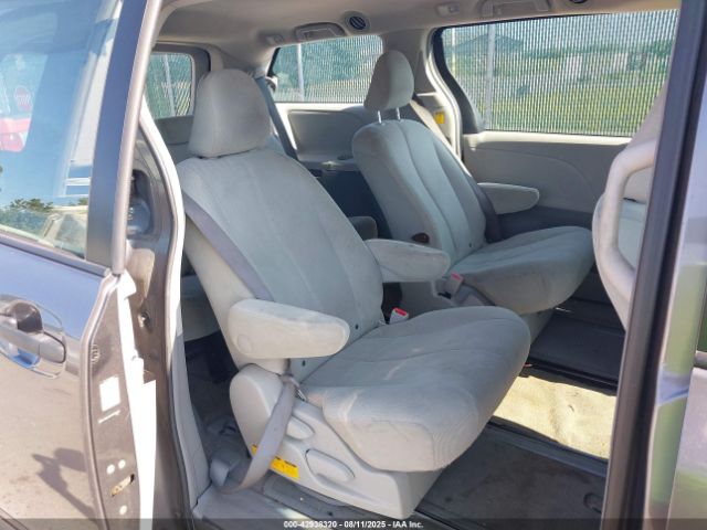 2011 TOYOTA SIENNA 5TDZK3DC4BS004818 Photo 7
