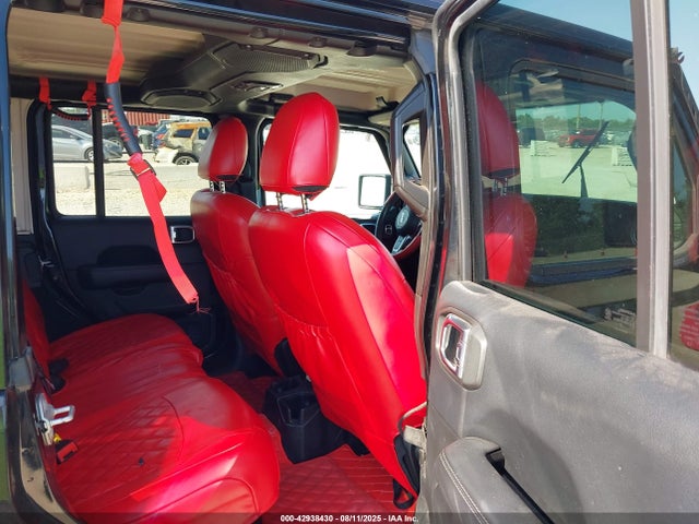 1C4HJXEN7JW227231 Jeep Wrangler
