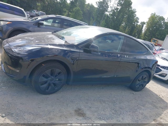Tesla Model Y 2024 7SAYGDED7RF097412 Image 13