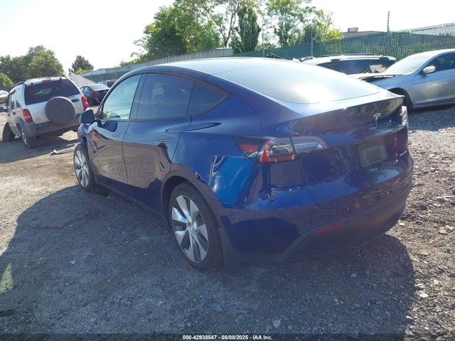 2023 TESLA MODEL Y 7SAYGDEE0PF783328 Photo 2