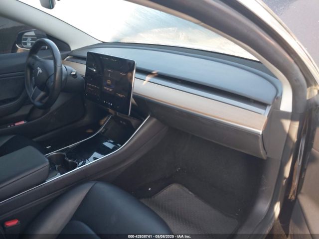 2019 TESLA MODEL 3 5YJ3E1EA0KF304598 Photo 4