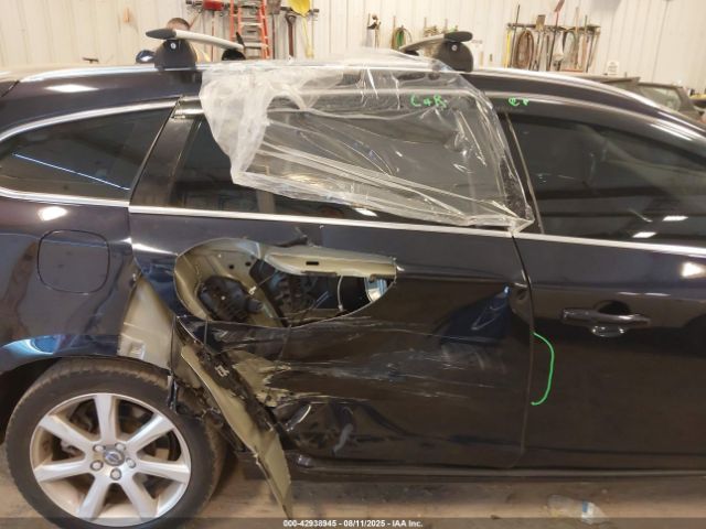 2017 VOLVO V60 YV140MEK9H1367711 Photo 5