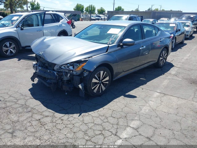 Nissan 2022 2022 1N4BL4DV0NN370376 Image 2