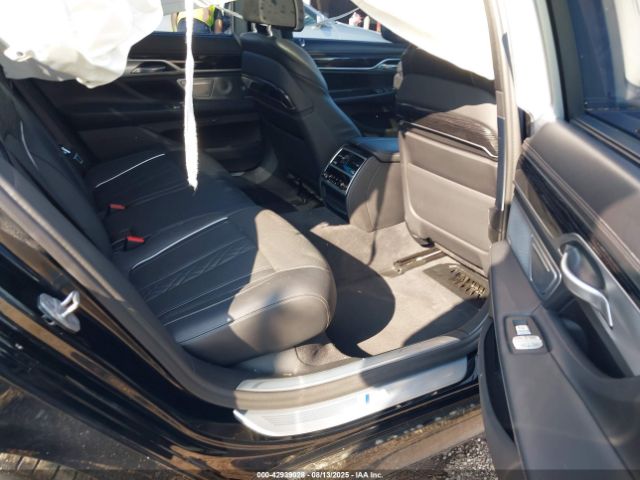2021 BMW 740I WBA7T4C03MCF58597 Photo 7