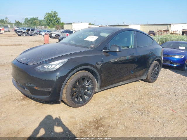 2021 TESLA MODEL Y 5YJYGDEE9MF152621 Photo 1