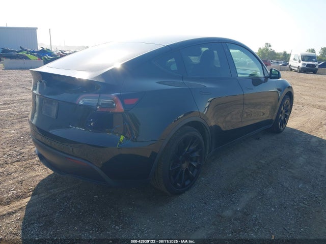 2021 TESLA MODEL Y 5YJYGDEE9MF152621 Photo 3