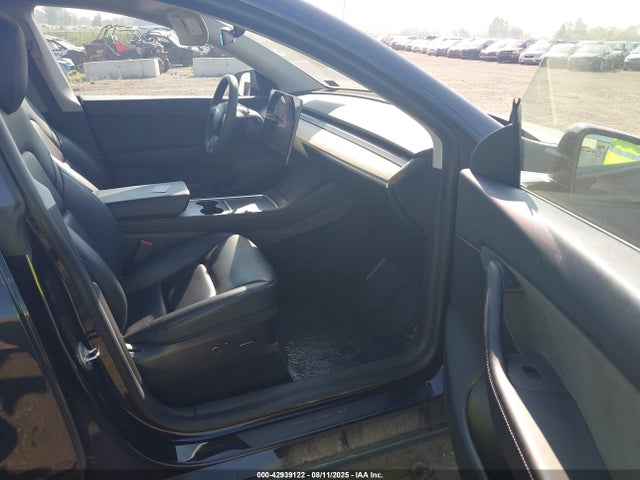 2021 TESLA MODEL Y 5YJYGDEE9MF152621 Photo 4