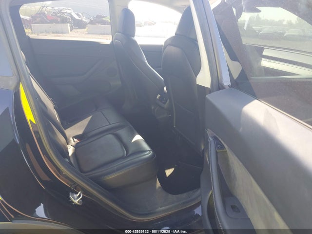 2021 TESLA MODEL Y 5YJYGDEE9MF152621 Photo 7