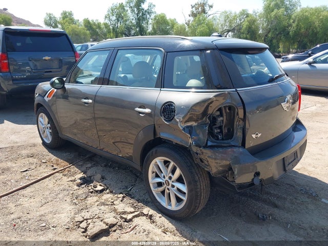 2011 MINI COOPER COUNTRYMAN WMWZB3C53BWH95412 Photo 2