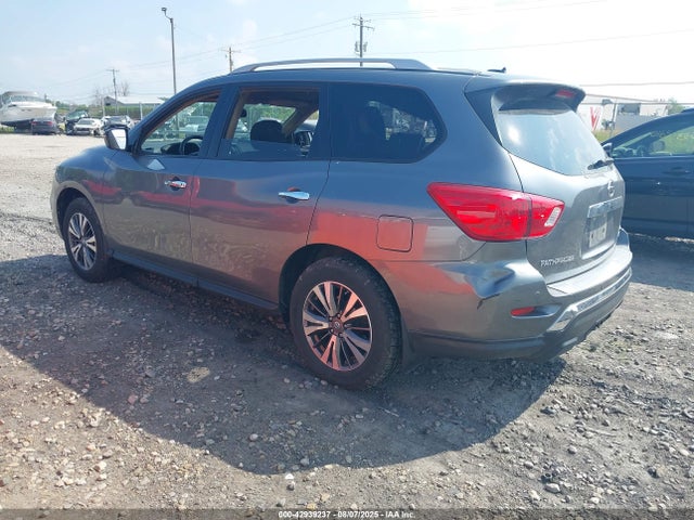 Nissan 2017 2017 5N1DR2MMXHC677031 Image 3