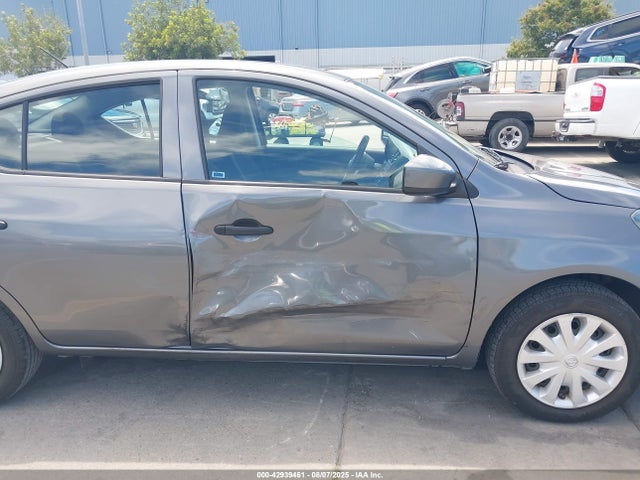 3N1CN7AP0GL835728 Nissan 2016