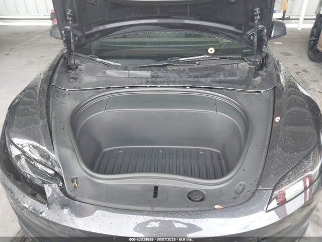 2024 TESLA MODEL 3 5YJ3E1EB6RF802064 Photo 9